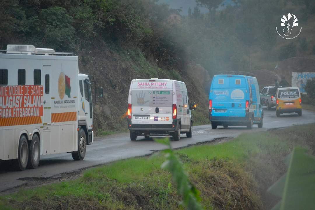 Msanp_Mada's tweet photo. La caravane de la santé 2022 a atteri dans la région d'Amoron'Imania.
De nombreuses offres de soins sont au programme.
#Venez_nombreux
#AssociationFitia
#MSANP https://t.co/8O2vBVkzBD
