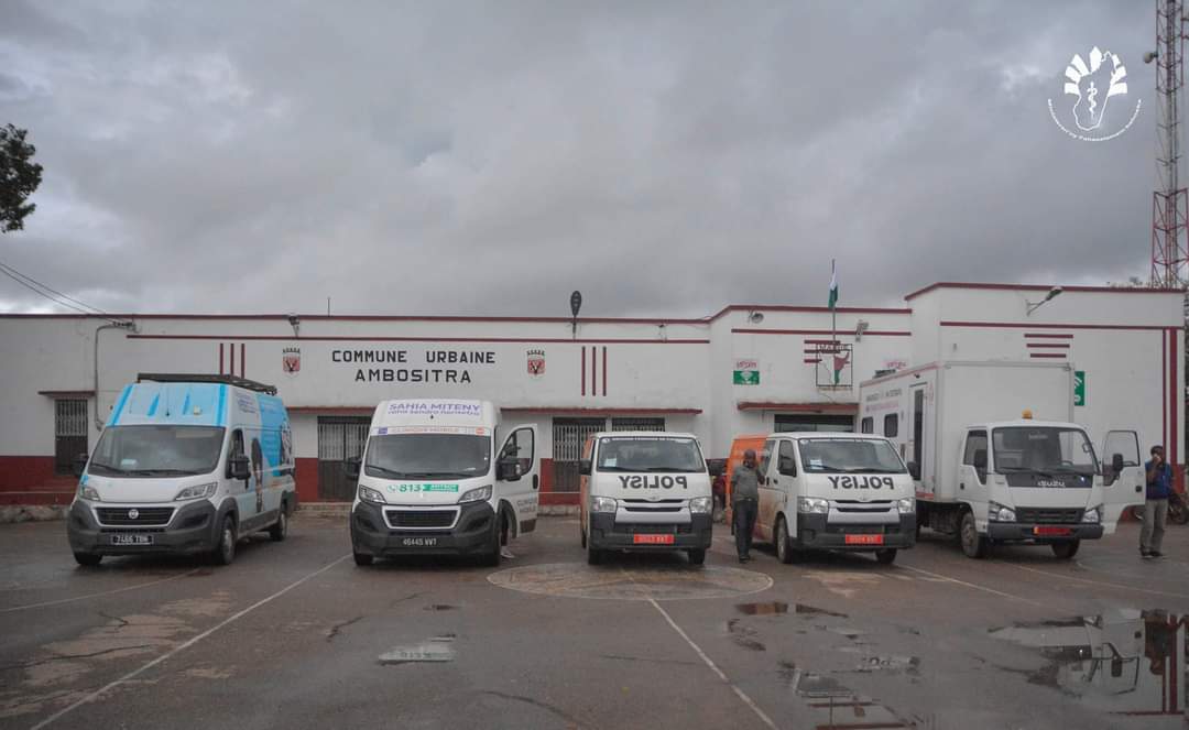 Msanp_Mada's tweet photo. La caravane de la santé 2022 a atteri dans la région d'Amoron'Imania.
De nombreuses offres de soins sont au programme.
#Venez_nombreux
#AssociationFitia
#MSANP https://t.co/8O2vBVkzBD
