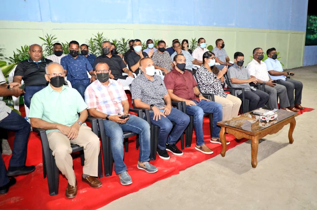 MoDmv's tweet photo. 19th Inter-Unit Volleyball Tournament @MNDF_Official saw a thrilling climax w/ SPG securing victory over SF. Chief Guest Min. @MariyaDidi noted the friendly competitive spirit &amp; thanks CDF+MNDF Leadership, #SifaingeClub, #VolleyballAssociation &amp; sponsors for stellar arrangements. https://t.co/wMdiktIy86