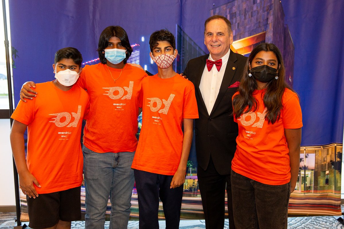 chandlerazmayor's tweet photo. At the 2022 State of the City, I premiered my Chandler Changemakers initiative for this year. We were able to highlight some incredible students! Overdrive Robotics were named World Champions at the Vex Robotics World Championship.

Watch the full video ➡https://t.co/V7tPhbvdBe https://t.co/ilNuTROdYj