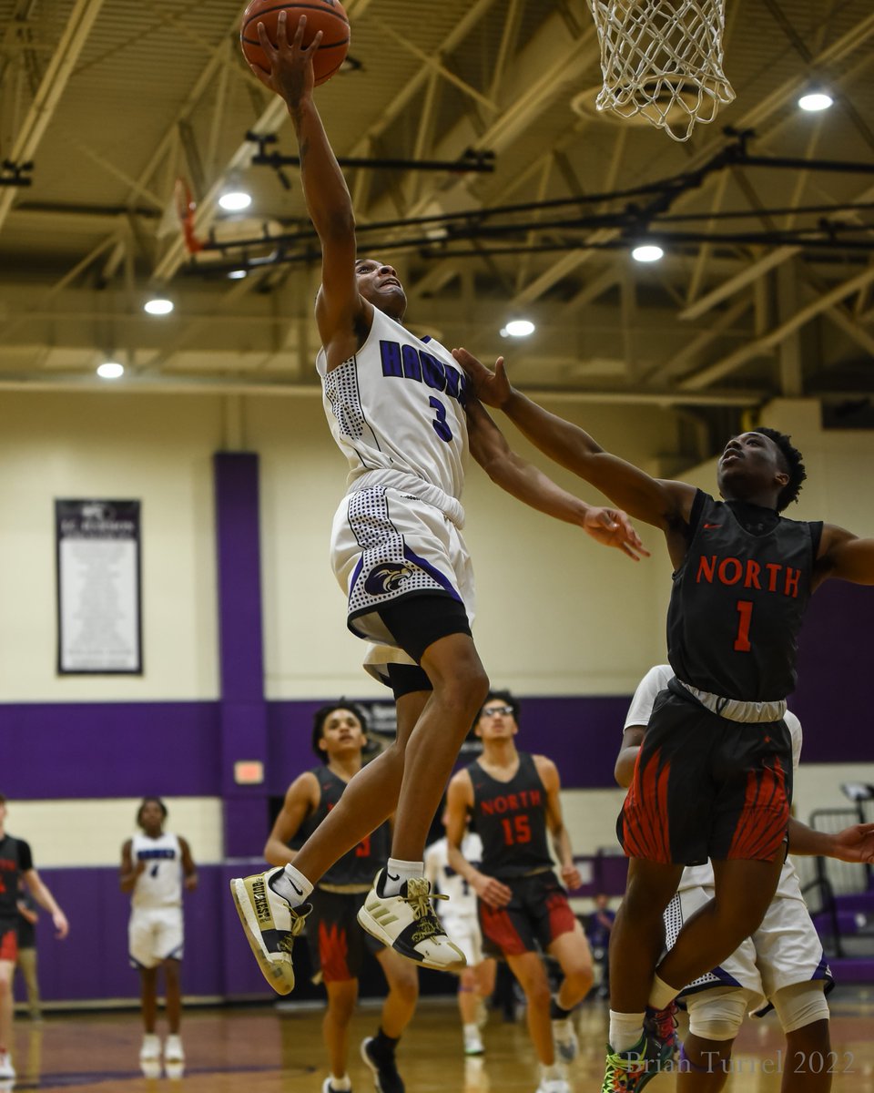 DotteSportsPix's tweet photo. .@JCHarmonBB loses a tough one to @OlatheNorthBB 56-46 on a 4Q run by the Eagles. Hawks finish with a 15-5 record and repeat as KCAL champions. @almarosashall @Coach_Gonzo https://t.co/iCvz2SyHv3