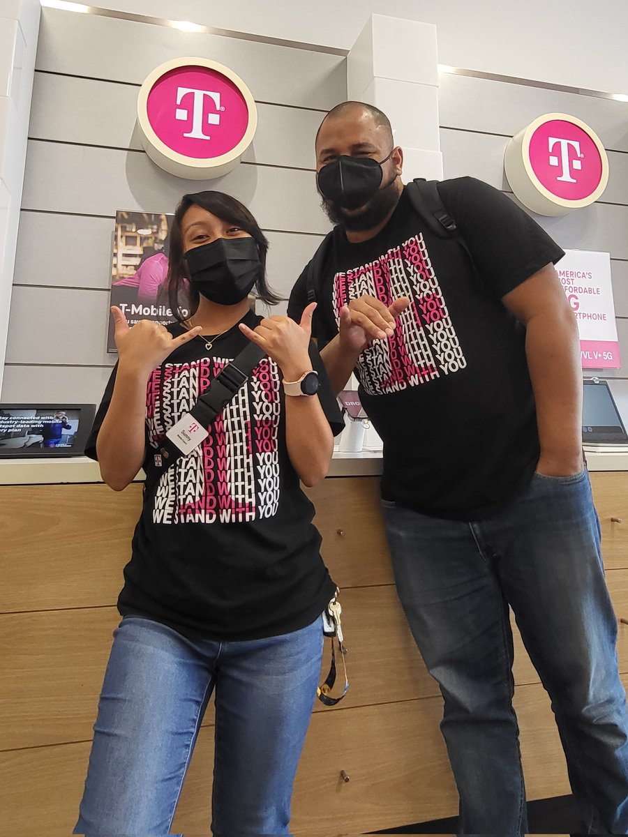 SunnyValencia14's tweet photo. #twinning With the best DM @ajleao 
#TMobile #BeMagenta #WeStandWithYou https://t.co/hMR5coazaj