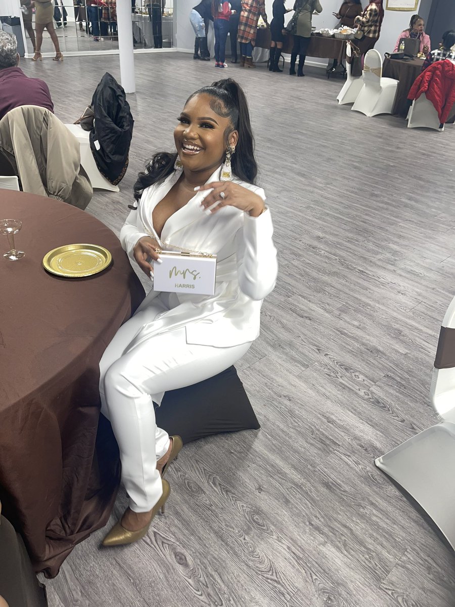 NajaWillingham's tweet photo. Few pics of me from my bridal shower 💍🤍 https://t.co/9QGff47ue1