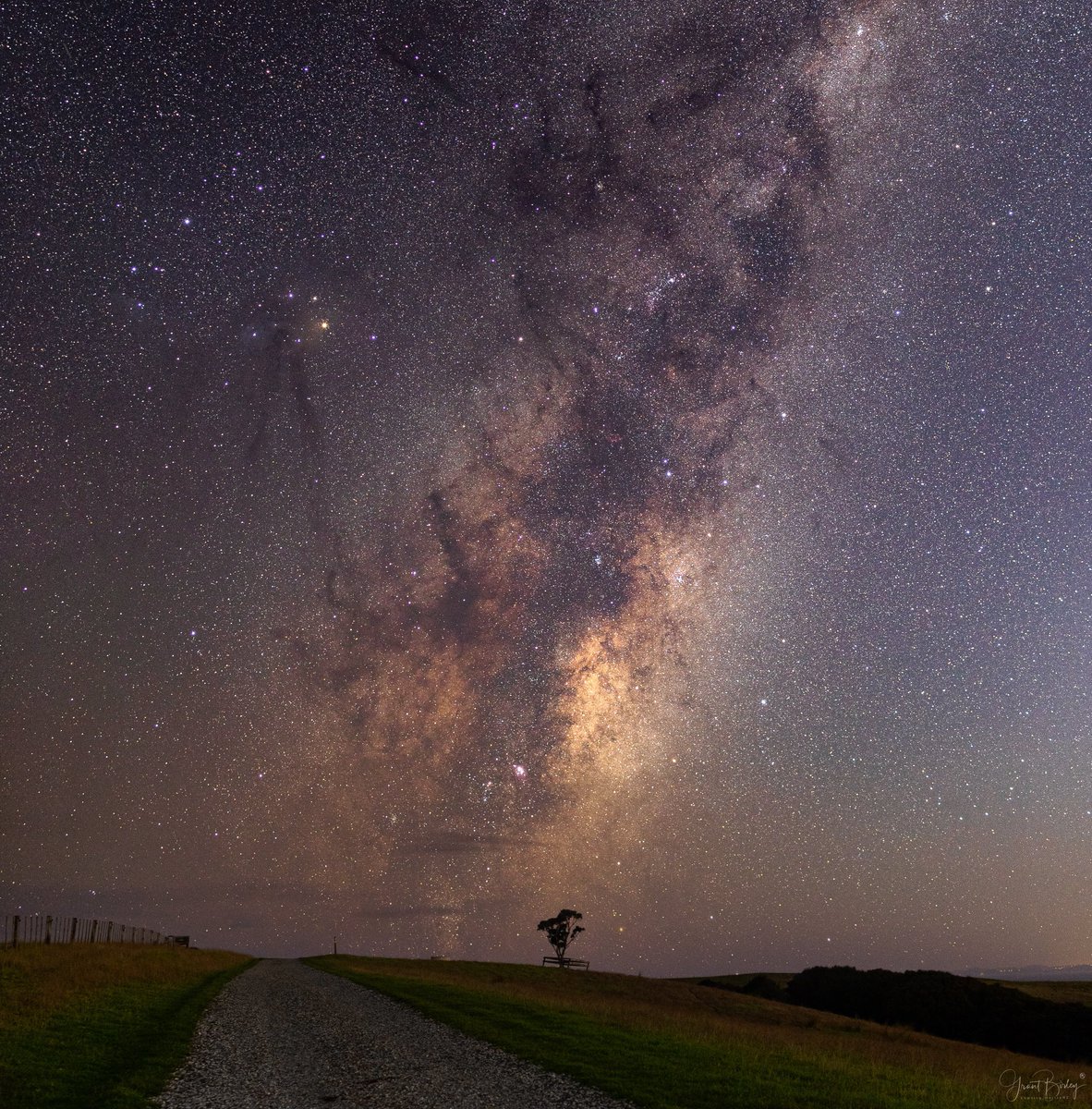 ChasinHorizonz's tweet photo. @f20visuals Start of milky way season in NZ https://t.co/bXADGdksMA