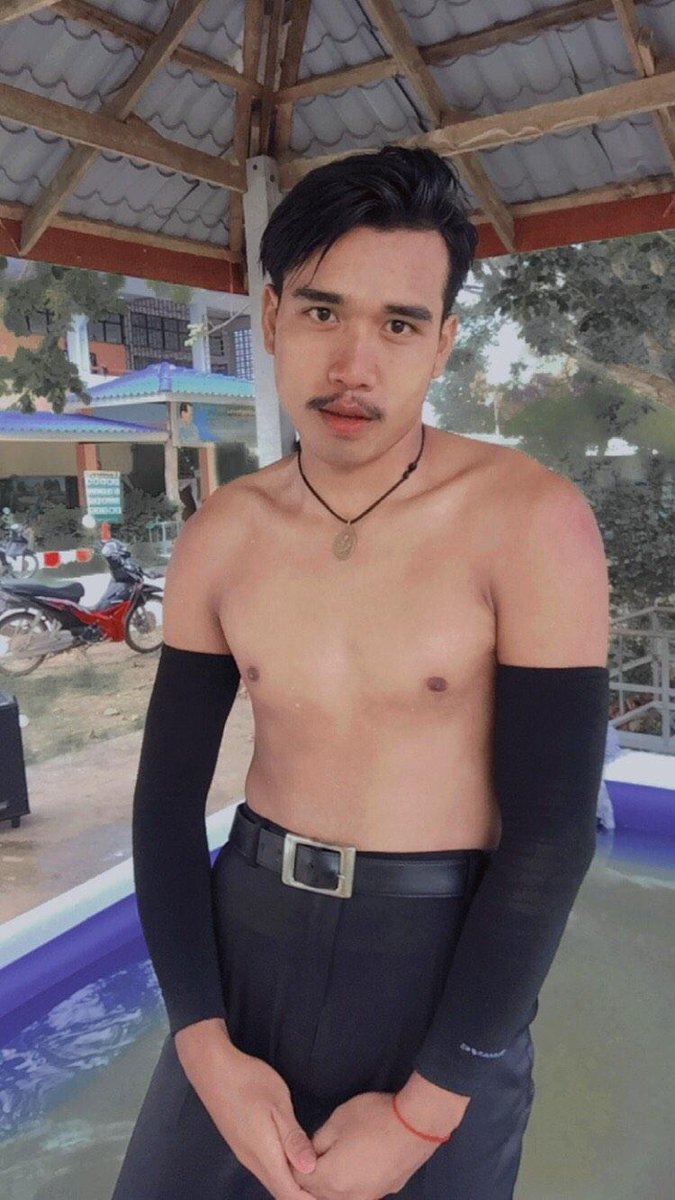อดีต                    ปัจจุบัน
มาไกลอยู่นะ #รีทวิตให้ด้วยน้า #รีทวิต #ชายแท้ บ่าวขอนแก่น
