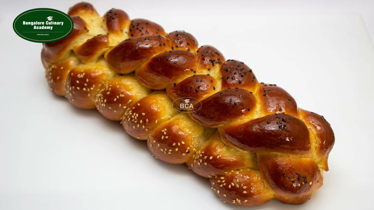 bca_tweets's tweet photo. Breads are one of the basic and essential #accompaniments in any meal irrespective of the region, most #cuisines have some form of bread incorporated into their melas.
Breads are one of our first basic practical classes from our #Patisserie #diploma #program. https://t.co/khoAq50SVw