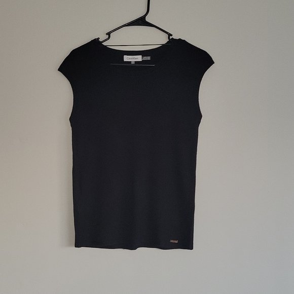 CornerBny's tweet photo. So good I had to share! Check out all the items I'm loving on @Poshmarkapp #poshmark #fashion #style #shopmycloset #calvinklein #ghbassco: https://t.co/PKOlXpqKxl https://t.co/pWIpOSc2bv