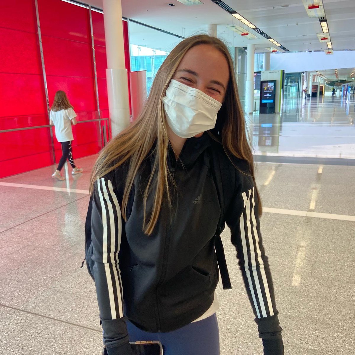 CanberraUnited's tweet image. CBR ➡️ MEL! ✈️ 

Huge thanks to @PerformanceTVL for  helping us get around this season 💚

PS: How good is a happy Hughesy?