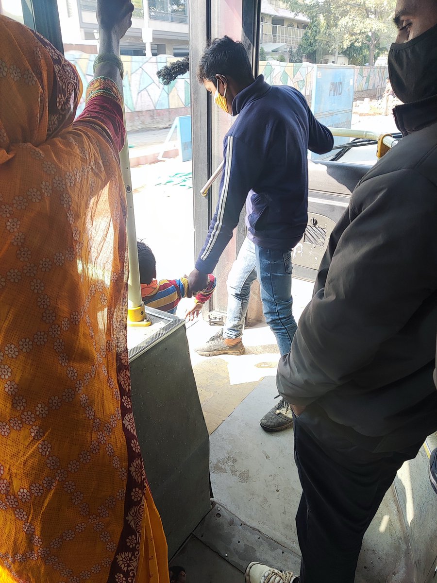 Insaan_gaurav's tweet photo. @ArvindKejriwal #delhi buses haal behal in AC buses https://t.co/A4PQjmFlb8