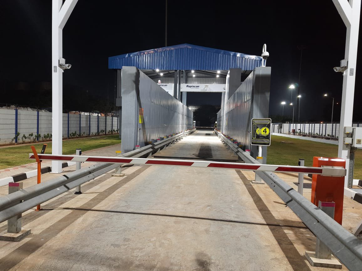 Yet another addition to CBIC's fleet of Container Scanner at Chennai Port. Drive through scanner with a throughput of 100 containers per hour will ensure faster clearance
#EaseofDoingBusiness  <a href="/nsitharamanoffc/">Nirmala Sitharaman Office</a> <a href="/officeofPCM/">Office of Pankaj Chaudhary</a> <a href="/cbic_india/">CBIC</a> <a href="/ChennaiCustoms/">Chennai Customs</a>