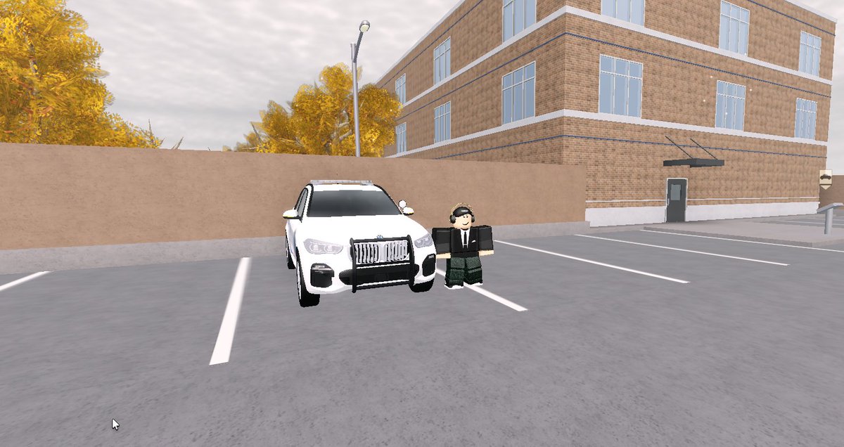 GohServer's tweet image. 3/3/2022
Just buy a new car in ERLC👮. After buying this car I am broke.