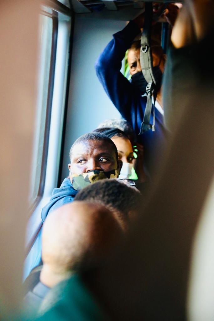 MbalulaFikile's tweet photo. The new blue trains are a relief for Commuters. This is ongoing work in Cape Town to fix our corridors. #fixingPRASA https://t.co/wdsFfdBBqw