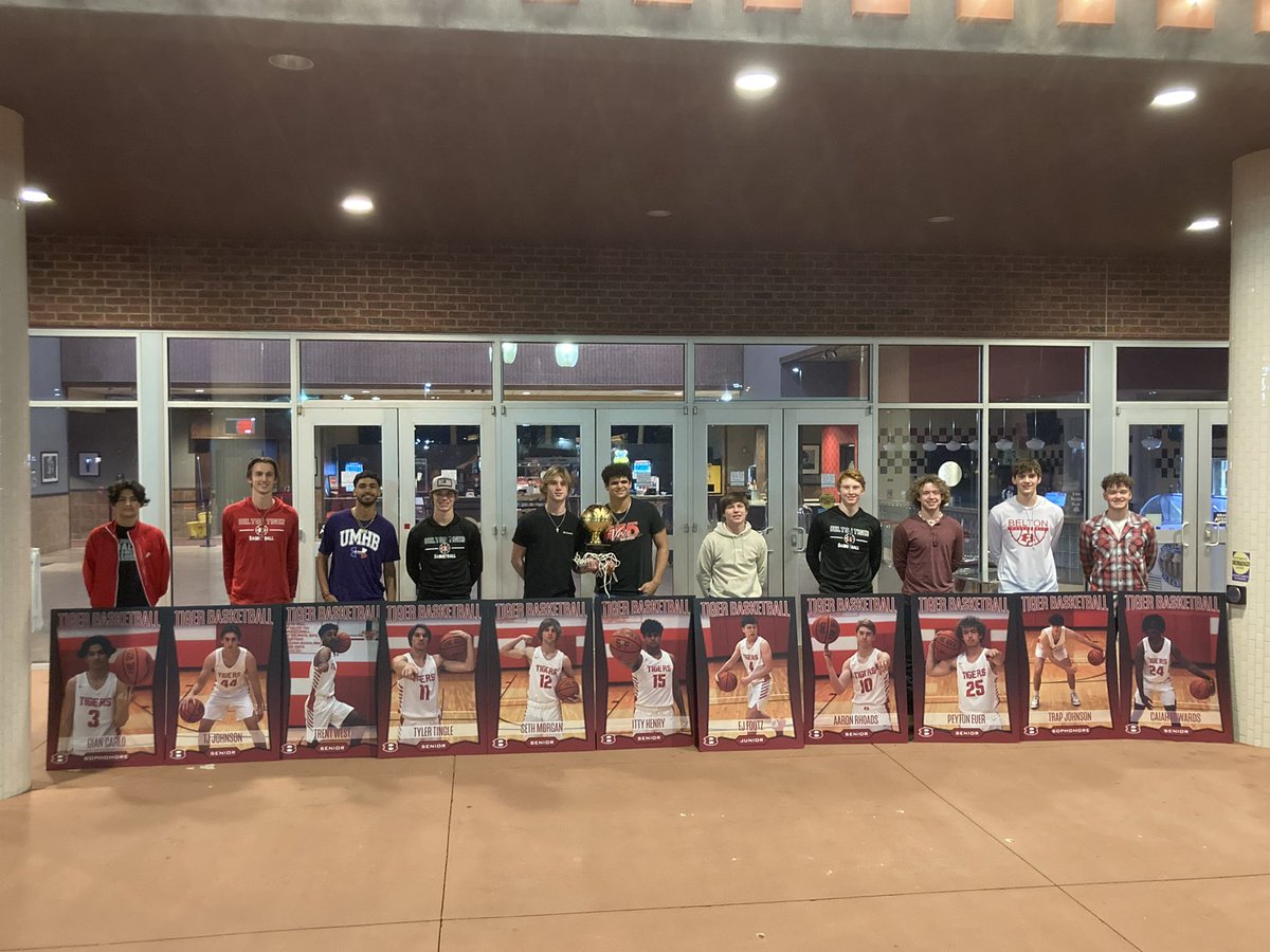BeltonTigerBB's tweet photo. Great night celebrating the 2021-22 Tiger basketball season. 

So proud of all the kids and progress we have made the last 4 years.

Hard to see this group of seniors go but excited to see what the future holds for them. #BigRed #WhoBesidesUs 

@BeltonISDAth @BeltonHS @BeltonISD https://t.co/vH4Y7sqBUe
