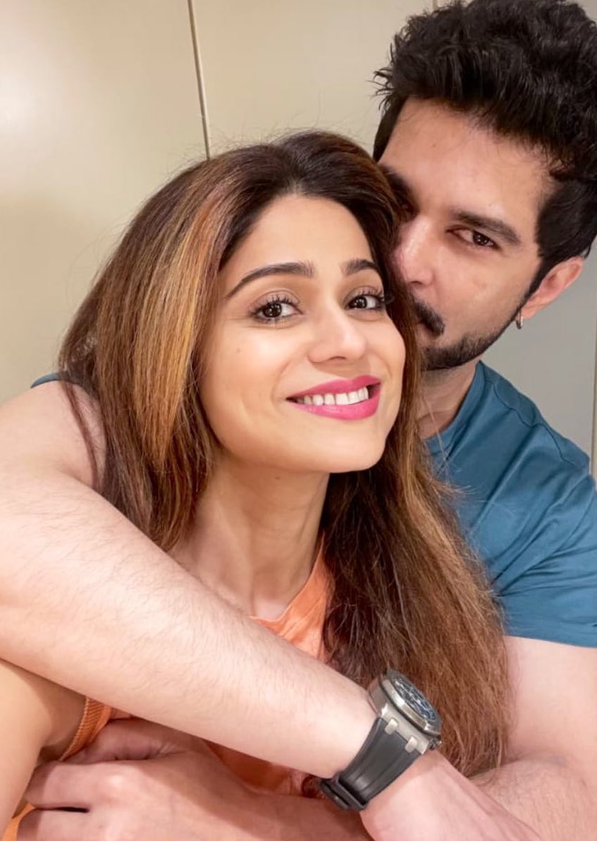 TomarBhavy's tweet photo. Your favourite jodi ? 

Like. #TejRan
Rt.  #ShaRa https://t.co/VHTidvRNkh