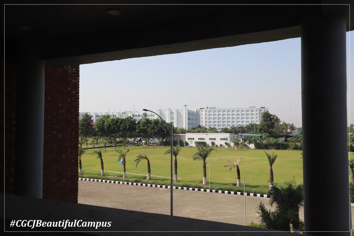 cgcuniversity's tweet photo. Oh, it’s such a perfect day, absolutely loving this beautiful weather and seeing everyone out on campus 🌸🤩
#cgcj #cgcjhanjeri #lifeatcgc #lifeatcgcj #cgcians https://t.co/W4bwmqXU6Y