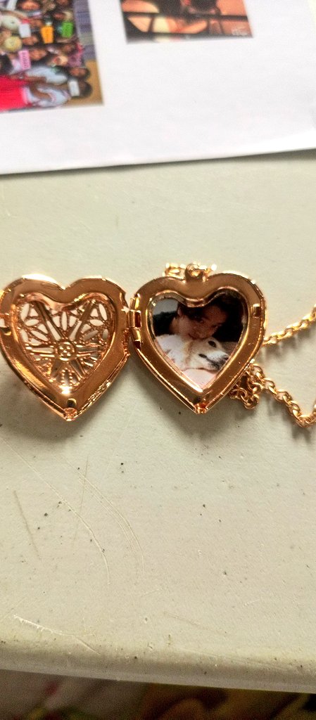 upscale_prem's tweet image. Hello everyone! There might be a few scratches to the photos, this is due to inserting it on the necklace &amp;gt;&amp;lt; I'm apologizing in advance if it didn't exceed to your expectations 🥺 we will work hard in the future orders~