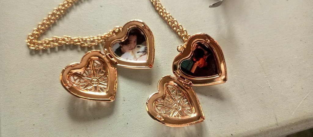 upscale_prem's tweet image. Hello everyone! There might be a few scratches to the photos, this is due to inserting it on the necklace &amp;gt;&amp;lt; I'm apologizing in advance if it didn't exceed to your expectations 🥺 we will work hard in the future orders~