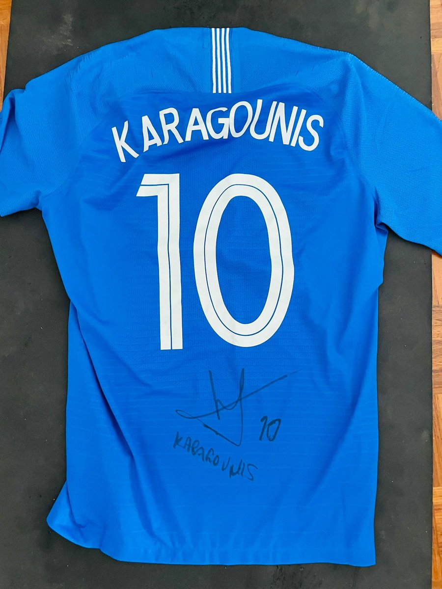 beinsports_FR's tweet photo. [🎁 CONCOURS #SalonVIP] 
🔁 RT pour tenter de gagner le maillot dédicacé de Giorgos Karagounis
👉 Follow @beinsports_FR pour jouer 

📺 Résultats ce soir dans Salon Vip INSIDE à 20H sur beIN SPORTS 1 ! https://t.co/uL5BvRzWFV