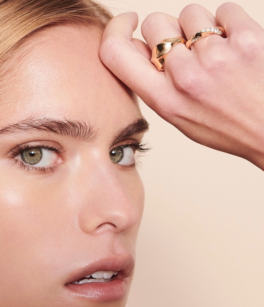 Forget the stones, it’s all about the shapes this week!
Read our latest newsletter to find out about our bold pieces and sculptural styles.
conta.cc/36dxcjg