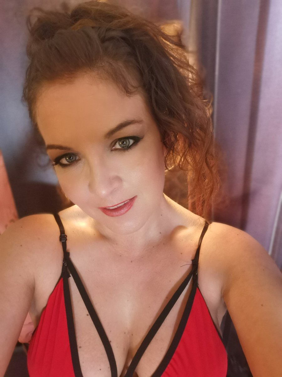 Oksana Glamour on Twitter "Bonjour 💋🥰…