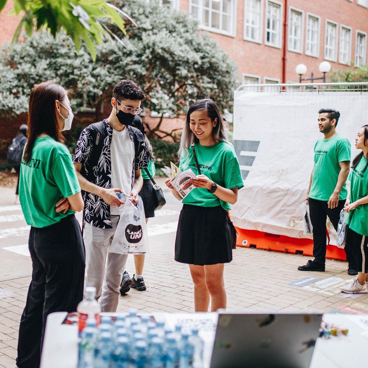 PlanetshakersCC's tweet photo. Shout out to @planetuni who had a blast visiting a bunch of Universities around Victoria for O-Week! What an awesome week connecting with so many students across Melbourne!! 🙌🏼🔥

#planetshakers #planetuni #university #oweek https://t.co/QjtQJ8NvVJ