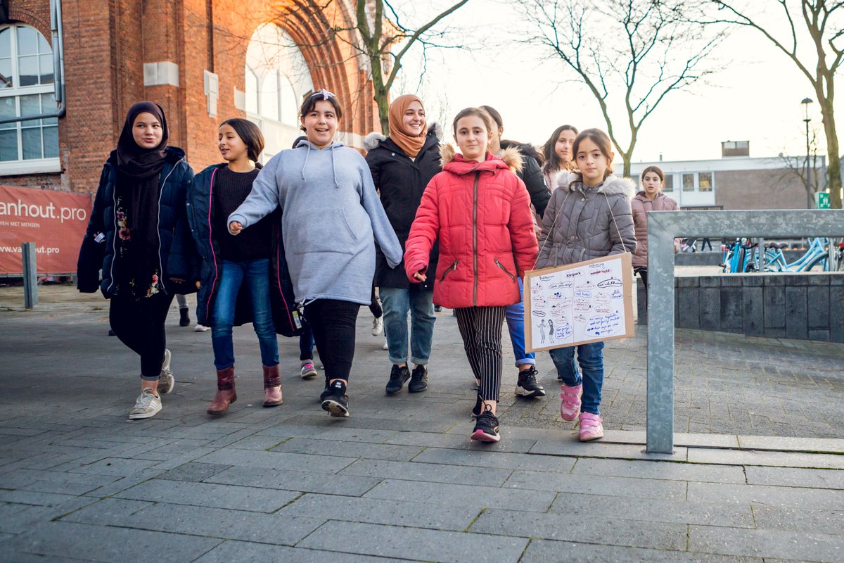 Meisjes spelen minder buiten dan jongens, terwijl ze net zo graag buiten zijn. Samen met <a href="/stadsform/">Stadsform</a>  organiseren we een middag en avond waarop we onze blik op de sociale en fysieke ruimte verruimen.  Afspraak 22 maart: bit.ly/3vy7l0f