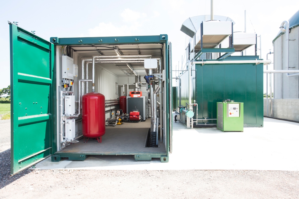 Our containerised biogas boiler plants are built to your requirements at our headquarters and delivered to site ready to connect. 

shawrenewables.co.uk/biogas-boilers/

#biogas #biogasboiler #renewableenergy #heatingengineer #renewableheating #engineering