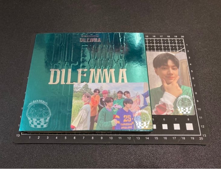 midskycart's tweet photo. wts lfb ph | #midskybentables ☽ 

˗ˋˏ enhypen unsealed dimension dilemma essential full inclu w/ jay charybdis ess &amp; group pc 

• ₱550 (₱520 payo)
• pcs are all clean
• minor dent on the ob’s corner
• gcash
• payo/3 days 
• laguna via ggx

📖: https://t.co/pPVxaKntIh https://t.co/1WxbM8MDsX