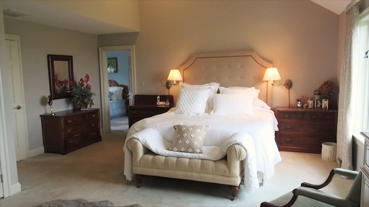 GoffsProperty's tweet photo. 𝐓𝐀𝐏𝐄𝐓𝐀 𝐅𝐀𝐑𝐌
 
One of the premier training centres in the USA, set on c.196 acres of prime Maryland grassland, mid-way between New York City and Washington D.C.

🛏️5 bed
🛀3 Bath
🛋️3 Living
👣4500 sq.ft
 
Video👉https://t.co/U7EmjiFhFM 
More info👉https://t.co/L7MOoTGn3u https://t.co/sGKlKqOPr8