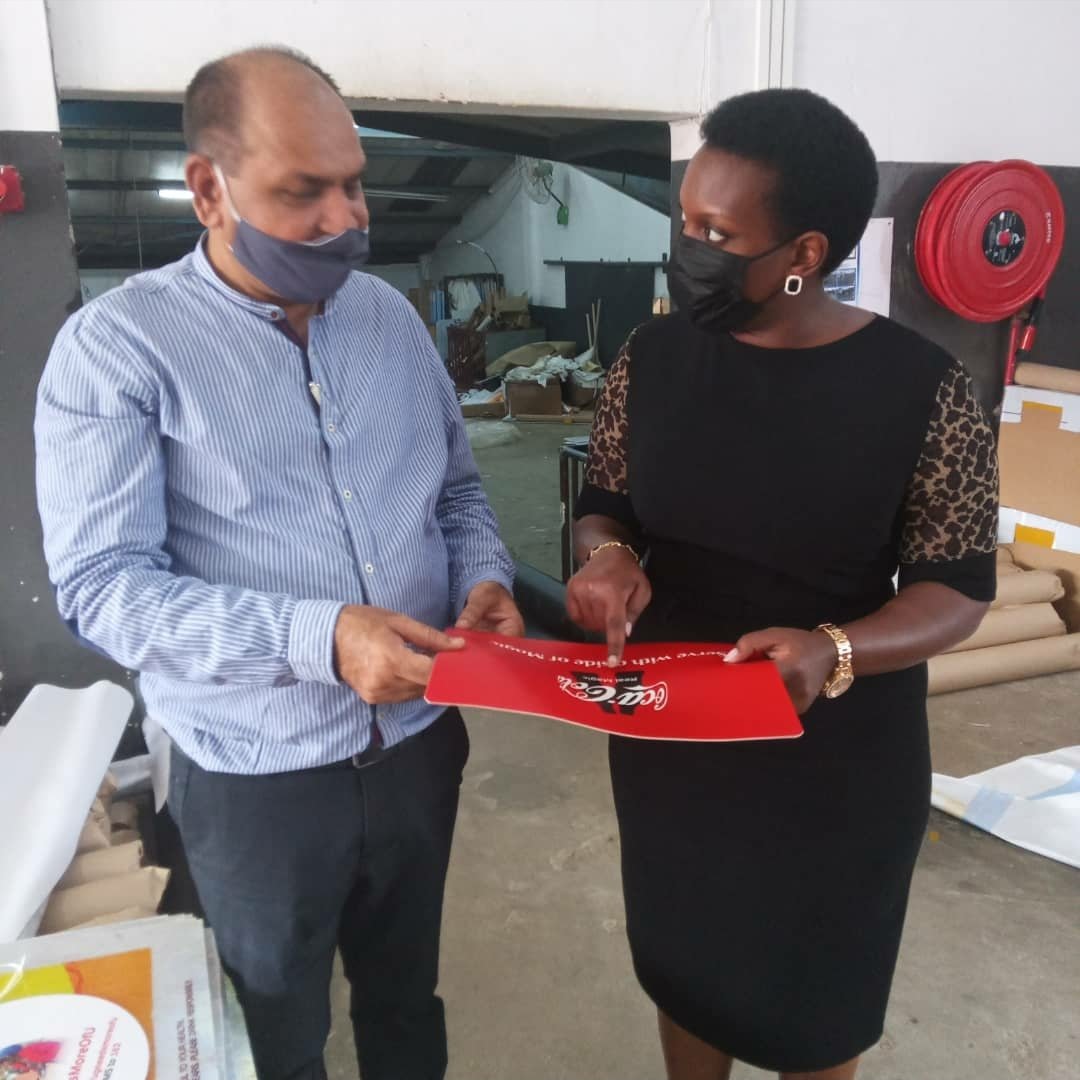RajeshChaplotUG's tweet photo. Hosting at Graphic system, Hon Diana Mutasingwa kagenyi, State Minister in the office of Vice President Uganda
#dianamutasingwakagenyi #uganda #GraphicsSystem https://t.co/vwGCV5pueq