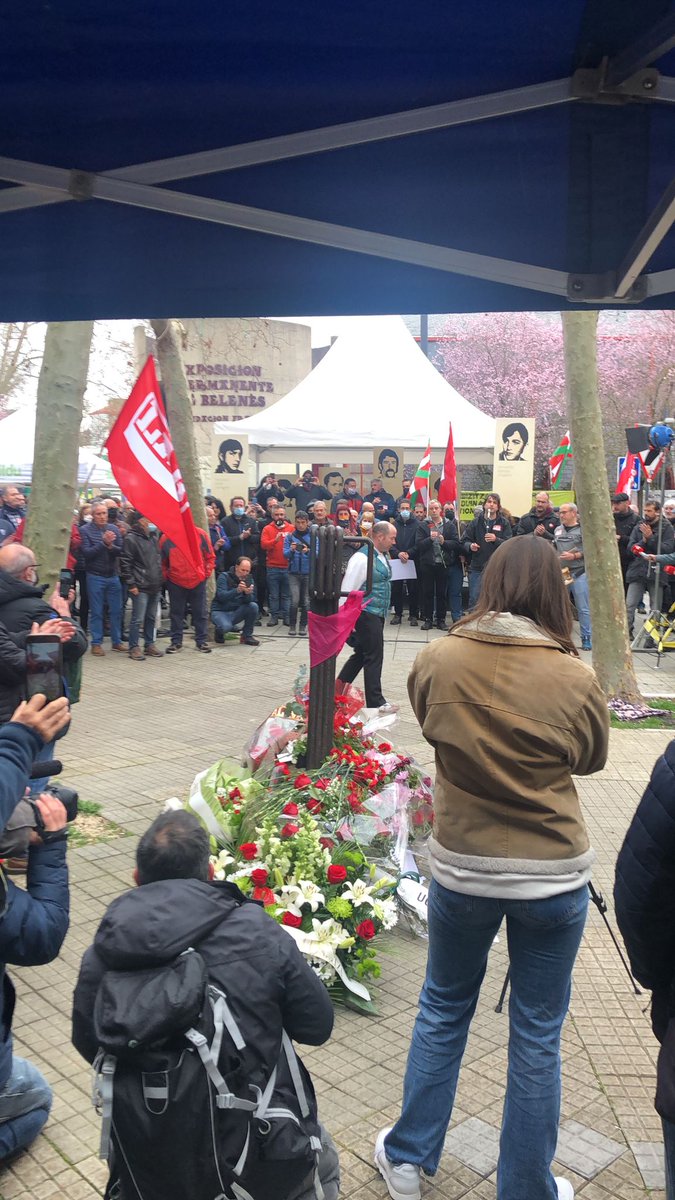 LABDurangaldea's tweet image. Ez ahaztea, amore ez ematea,
borrokan jarraitzea. 76ko #M3ak utzi zigun ikasgaia.
Pedro María Martínez Ocio, Francisco Aznar Clemente,Romualdo Barroso Chaparro, José Castillo García,Bienvenido Pereda Moral,Juan Gabriel Rodrigo Knafo, Vicente Antón Ferrero
Oroimena eta borroka!