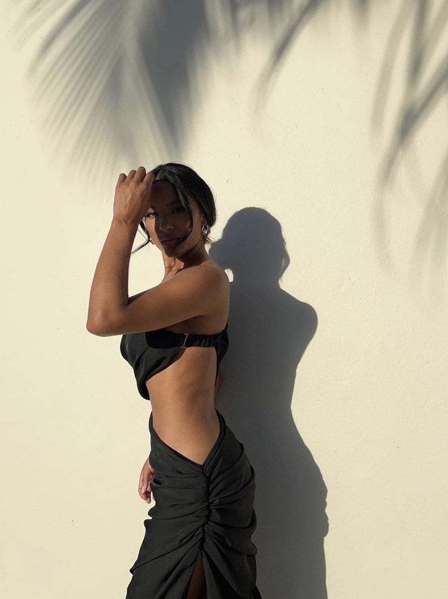 MIMIILondon's tweet photo. We're obsessed 😍🖤 Georgia Bayliss giving us real life goddess vibes in our "Asymmetric Tech Maxi Dress" in black. Online now - https://t.co/3qCgGHF5yY https://t.co/7hRZ3RfWM1