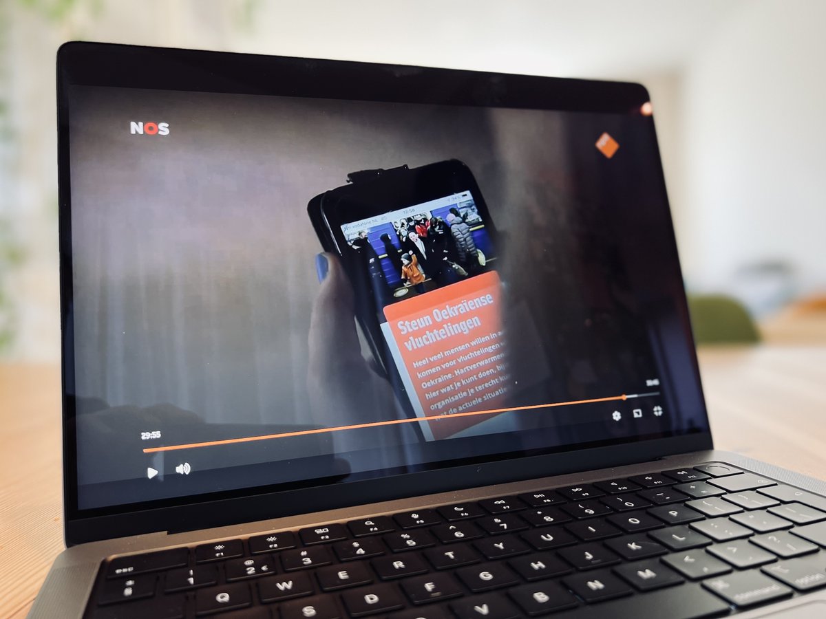 Mede door <a href="/nosnieuws/">NOSJournaal</a> en <a href="/RTLnieuws/">RTL Nieuws</a> zagen we een enorme piek in bezoekers aan de nieuwe website van <a href="/VluchtelingWerk/">VluchtelingenWerk Nederland</a>. We zijn blij om zo een bijdrage te kunnen leveren, en roepen iedereen op om zijn steun, hulp, huis, spullen of werk aan te bieden via vluchtelingenwerk.nl/nl/steun-oekra…✌️