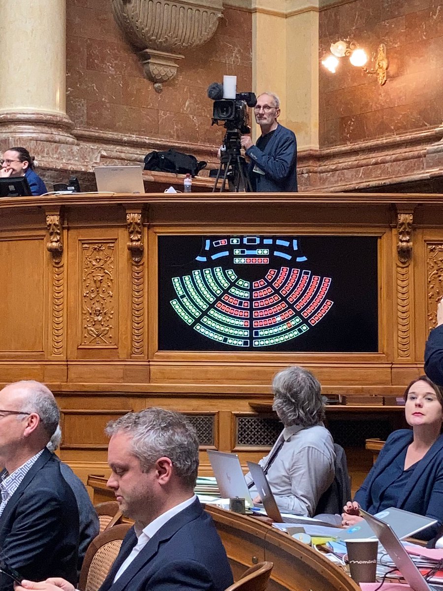 dklopfensteinb's tweet photo. La majorité du Conseil national balaie à nouveau une des réponses possibles de la Suisse à l'urgence climatique. L'Initiative des Glaciers @ClimatSuisse est refusée. La majorité semble tjrs trouver une excuse à chaque nouvelle proposition ambitieuse. Tout cela est inquiétant. https://t.co/7DXzVMaNmf