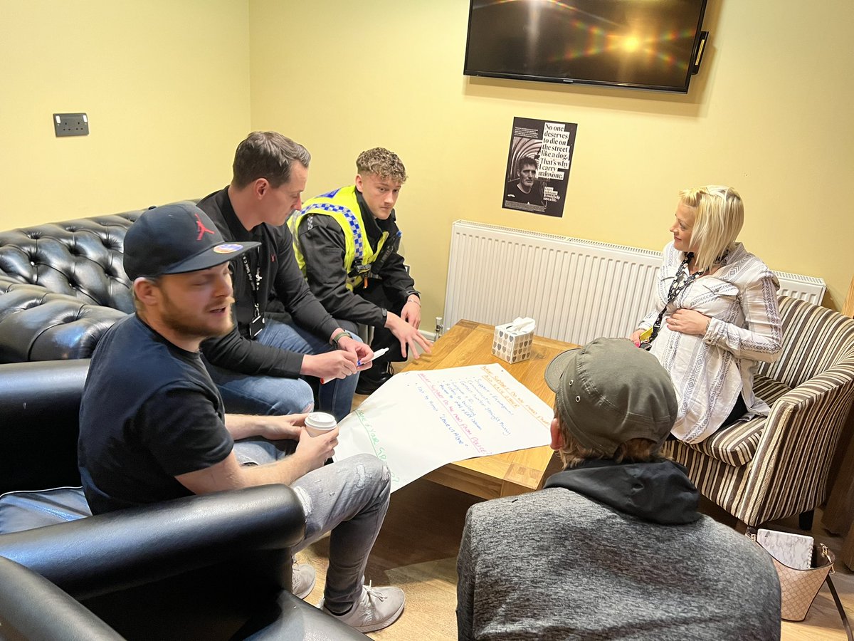 GBMC73's tweet photo. 💛 #Peers #Commissioner’s &amp; #Cops from @swpolice  all together building &amp; #Shaping @WeAreBarod #Swansea’s mighty #P2P #Naloxone projects 🤓 

👉🏻 #inspiring #coproduction ❤️ #Peer Led #Everything 🤓 https://t.co/ZvqPCCNcVE