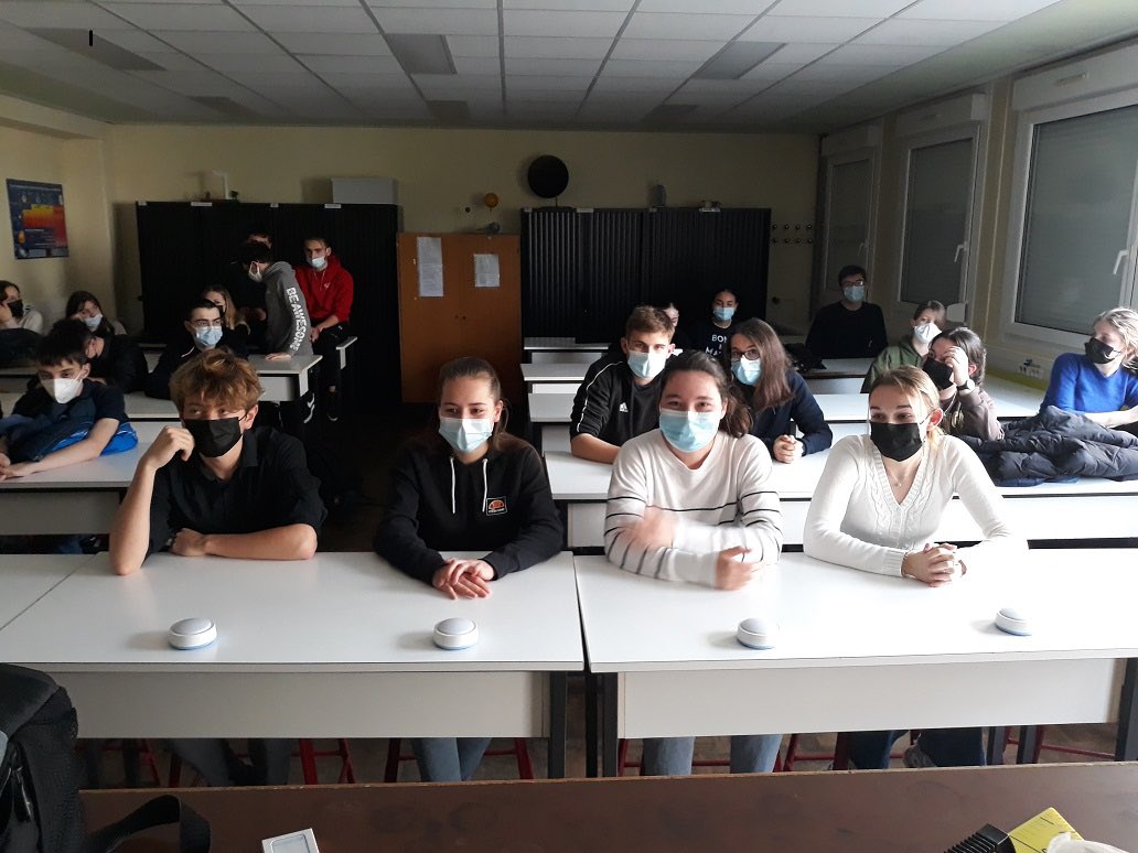 Lycée Romain Rolland tweet media