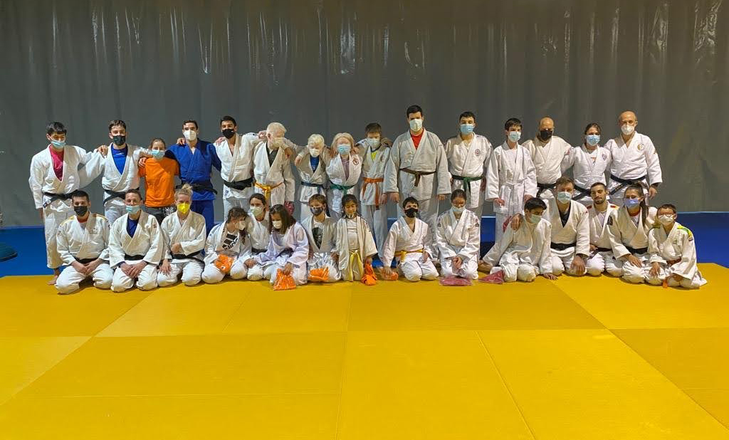 El judo español para ciegos 🥋se revitaliza con la nueva hornada de jóvenes. La presencia de 15 menores en el Campeonato Nacional confirma los brotes verdes en uno de los deportes que más medallas le ha dado a España en JJPP 📰 NOTICIA de <a href="/JesusOrtizDXT/">Jesús Ortiz García</a> ➡️ dxtadaptado.com/el-judo-espano…
