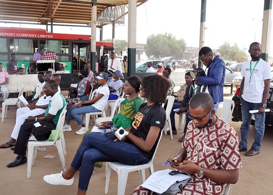 SusoProgram's tweet photo. of Nyanya  community to discuss National Reconciliation and National Healing as an important tool in building Peace, Hope and Trust in the society. 

#peacebuilding #SpeakUpStandOutNG  #peaceandsecurity #peacekeeper 

1/2 https://t.co/bhauLUzwXO