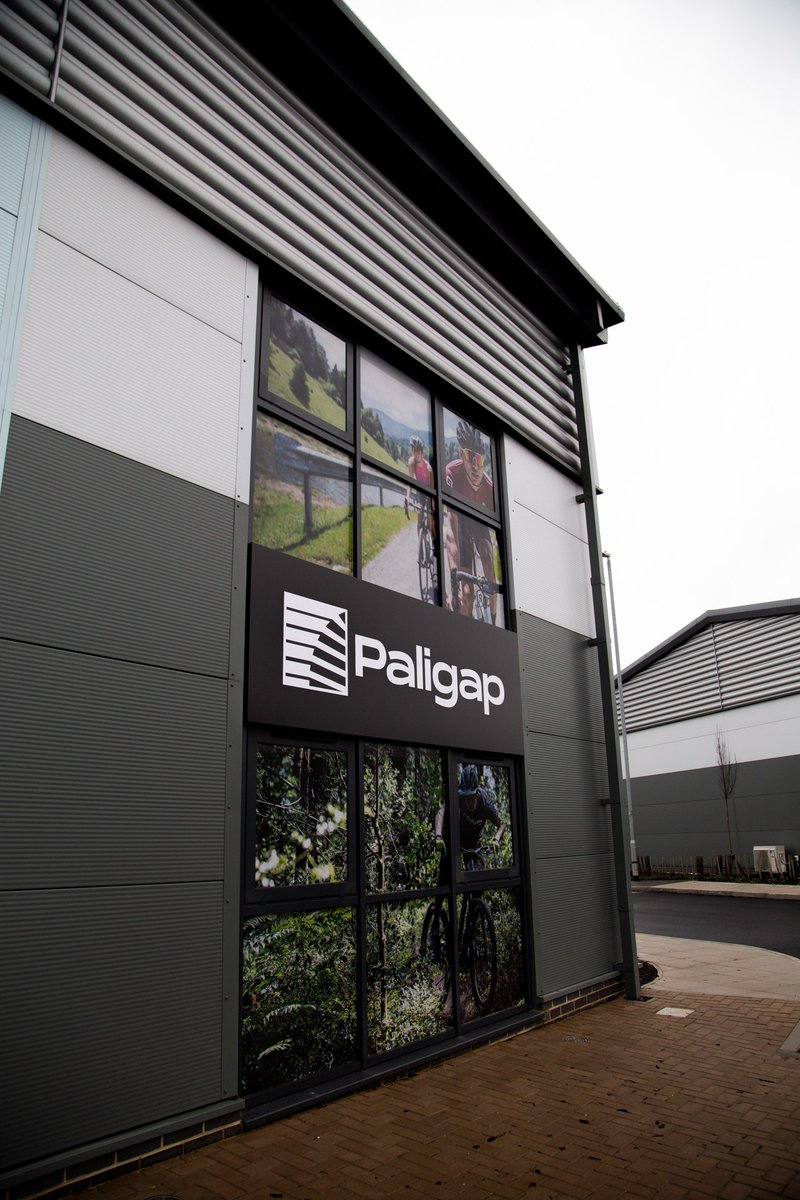 New office space and new branding looking 👌🏼⁠
⁠
What do you think?⁠