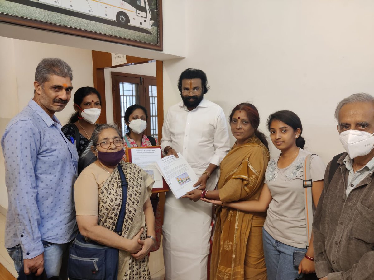 BBPVedike's tweet photo. Demand for 1000Cr budget for BMTC for reduction of fares and free travel for women with 6500+ signatures submitted to @BSBommai @sriramulubjp 

ಬಿಎಂಟಿಸಿಗೆ 1000Cr ಬಜೆಟ್‌ನಲ್ಲಿ ಪ್ರಯಾಣ ದರ ಇಳಿಸಲು ಮತ್ತು ಮಹಿಳೆಯರಿಗೆ ಪ್ರಯಾಣ ಮುಕ್ತಗೊಳಿಸಲು ಸಿಎಂ ಮತ್ತು ಸಾರಿಗೆ ಸಚಿವರಿಗೆ ಬೇಡಿಕೆ 6500+ ಸಹಿಗಳೊಂದಿಗೆ https://t.co/OfJAZWWHh2