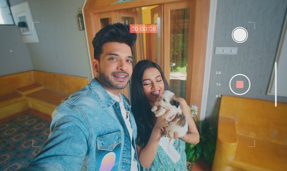 ruchismitapatt1's tweet photo. Remember Tejasswi talking about vlogging together in BB15!
The happiness and love in their eyes😍😍😍
#TejRan #RulaDetiHai #RulaDetiHai
@kkundrra @itsmetejasswi https://t.co/zId6uLAH1f