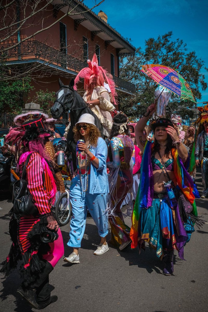magicvagabonds's tweet photo. A few more from Mardi Gras. Photos are mine.  #neworleans #nola #MardiGras #MardiGras2022 #ArtistOnTwitter #photography #photooftheday #travelphotography https://t.co/7wq4P4wLGV