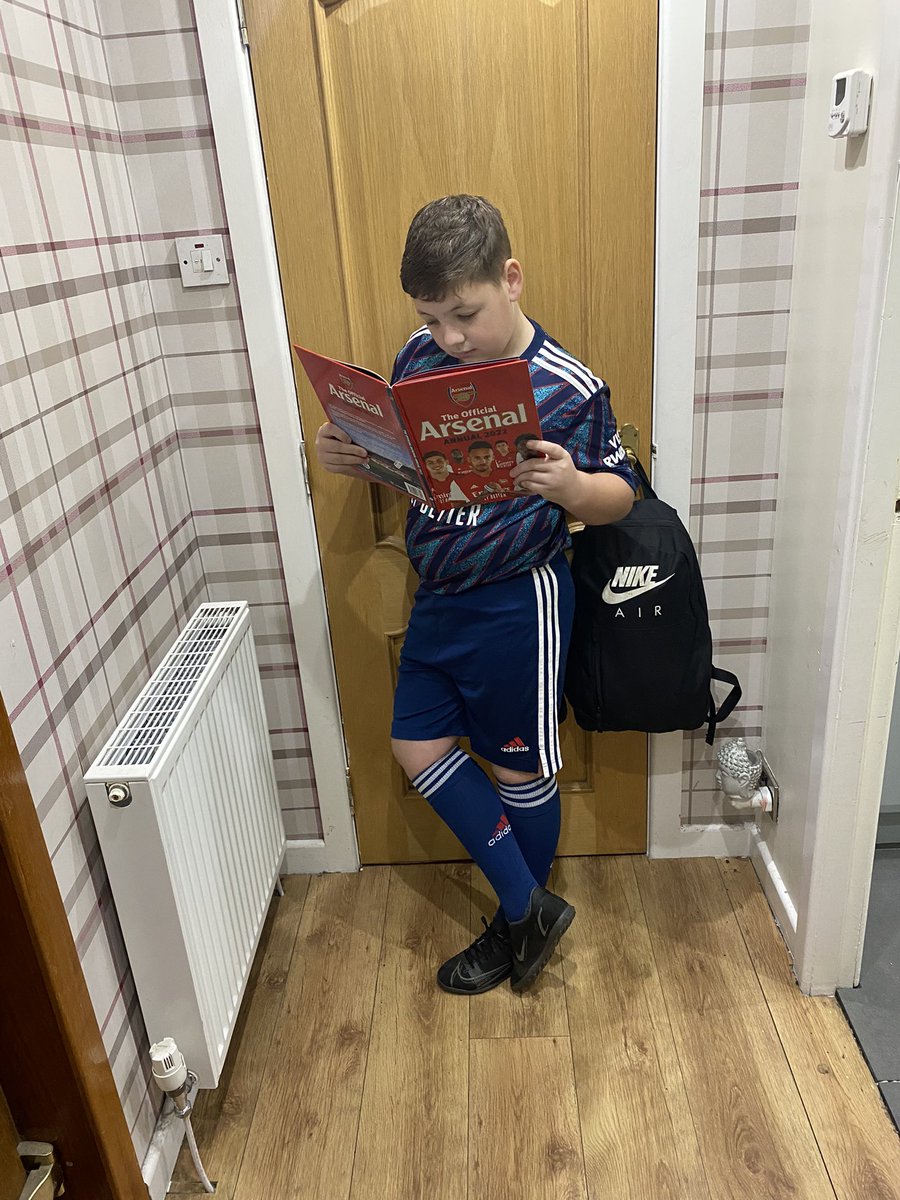 StephBarr6's tweet photo. #worldbookday What else does an Arsenal Mad, football loving 10 year old go as for WBD than one of his fav players. @emilesmithrowe full kit plus his annual to share some fun facts. ❤️⚽️📖 @Arsenal https://t.co/4r46eoIkQm