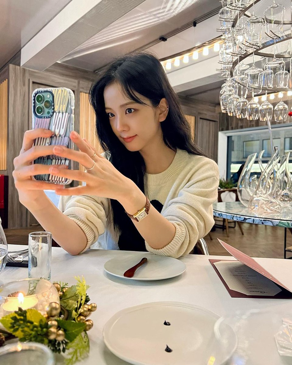 jishould's tweet photo. POV: You're on a date with me. https://t.co/7R2vUPCtci