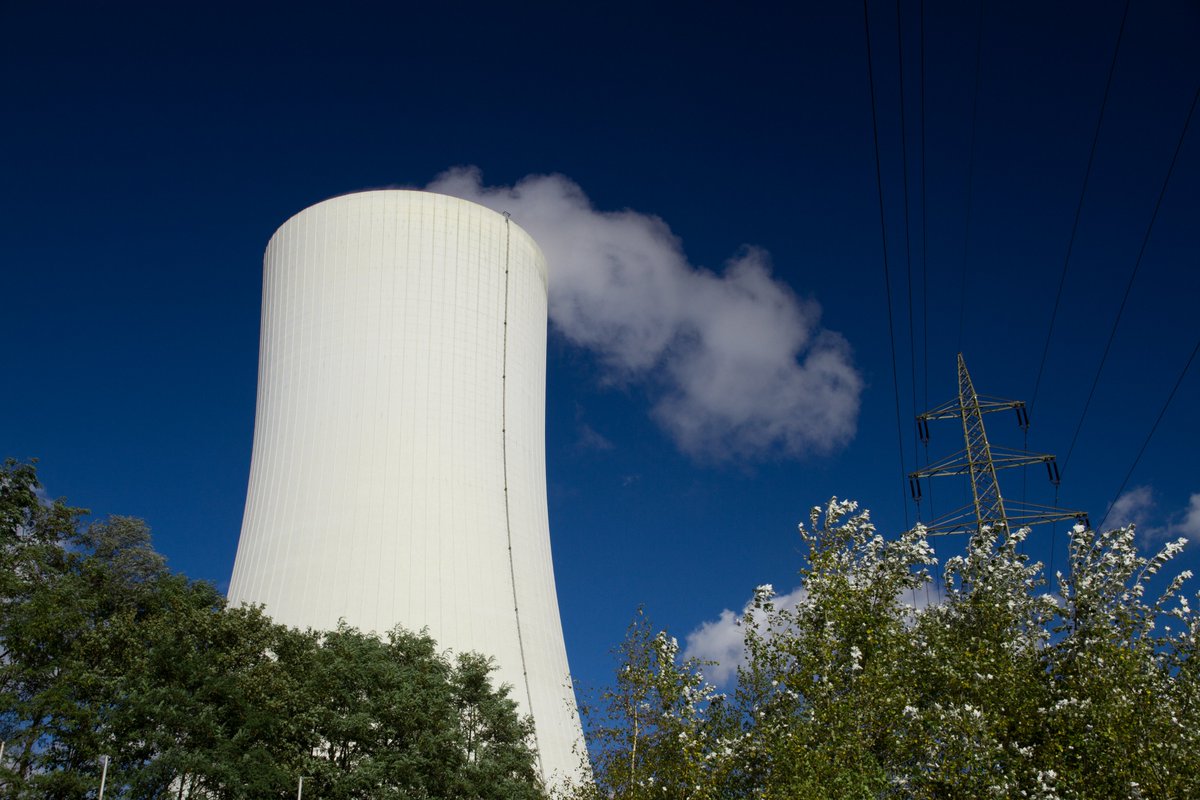 StadtwerkeDO's tweet image. 1/2 #STEAG reagiert auf den Krieg in der #Ukraine und die angespannte Lage auf den Energiemärkten: Der Essener Energiekonzern, an dem #DSW21 beteiligt ist, stellt die geplante Umrüstung des Steinkohle-Kraftwerksblocks #Herne 4 auf Erdgasbefeuerung bis zum Frühjahr 
2023 zurück...