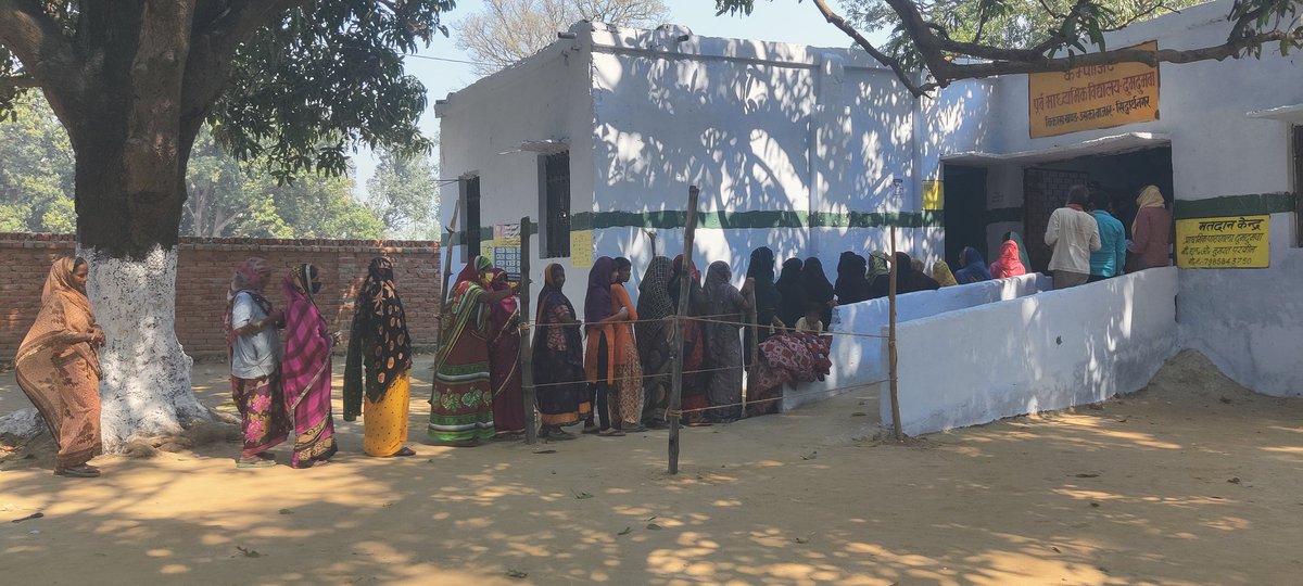 Aamir40249610's tweet photo. Bad officials are elected by good citizens who do not vote. Please use your rights to bring right official.. #castvoting https://t.co/CpynfswVsZ