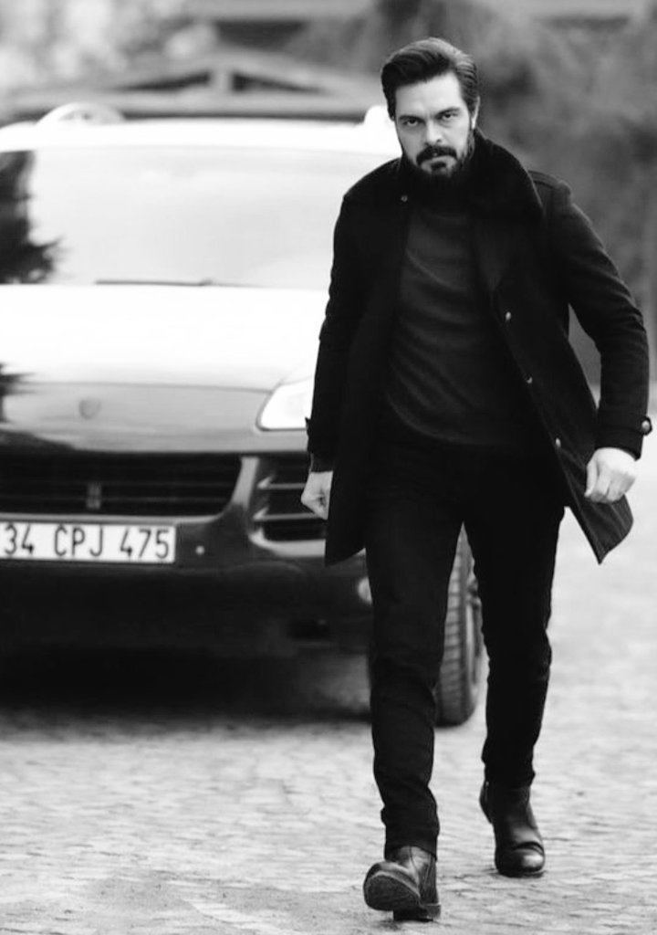 Günaydınnnn ama bu adamın daha doymadığı karısını kaçırdılarrr yapacaklarının farkında mıyız 🖤🖤😍

#Emanet #SehYam #HalilİbrahimCeyhan