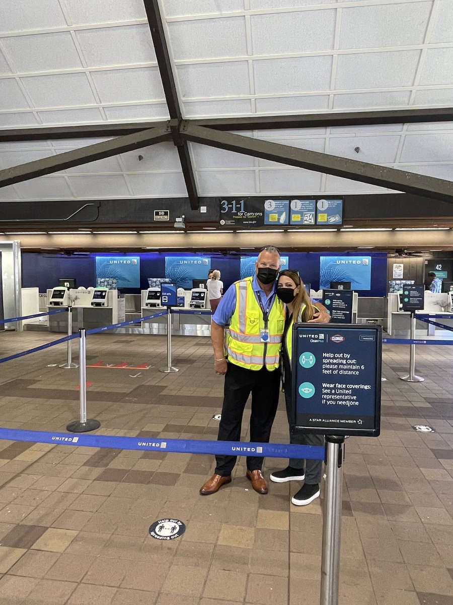 Great collaboration with shift bids in KOA! Thank you for the warm Aloha welcome! #beingUnited #CBOteam #CBOTeamWest <a href="/KevinKeado/">Kevin</a> @Rahman_UAL <a href="/GBieloszabski/">George Bieloszabski (He/Him)</a> <a href="/EbertowskiT/">Dr. Todd</a> <a href="/DJKinzelman/">David</a>