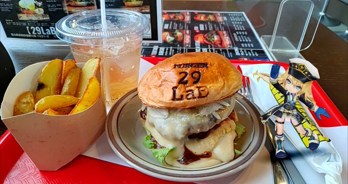 👮‍♀️🍔✨ 