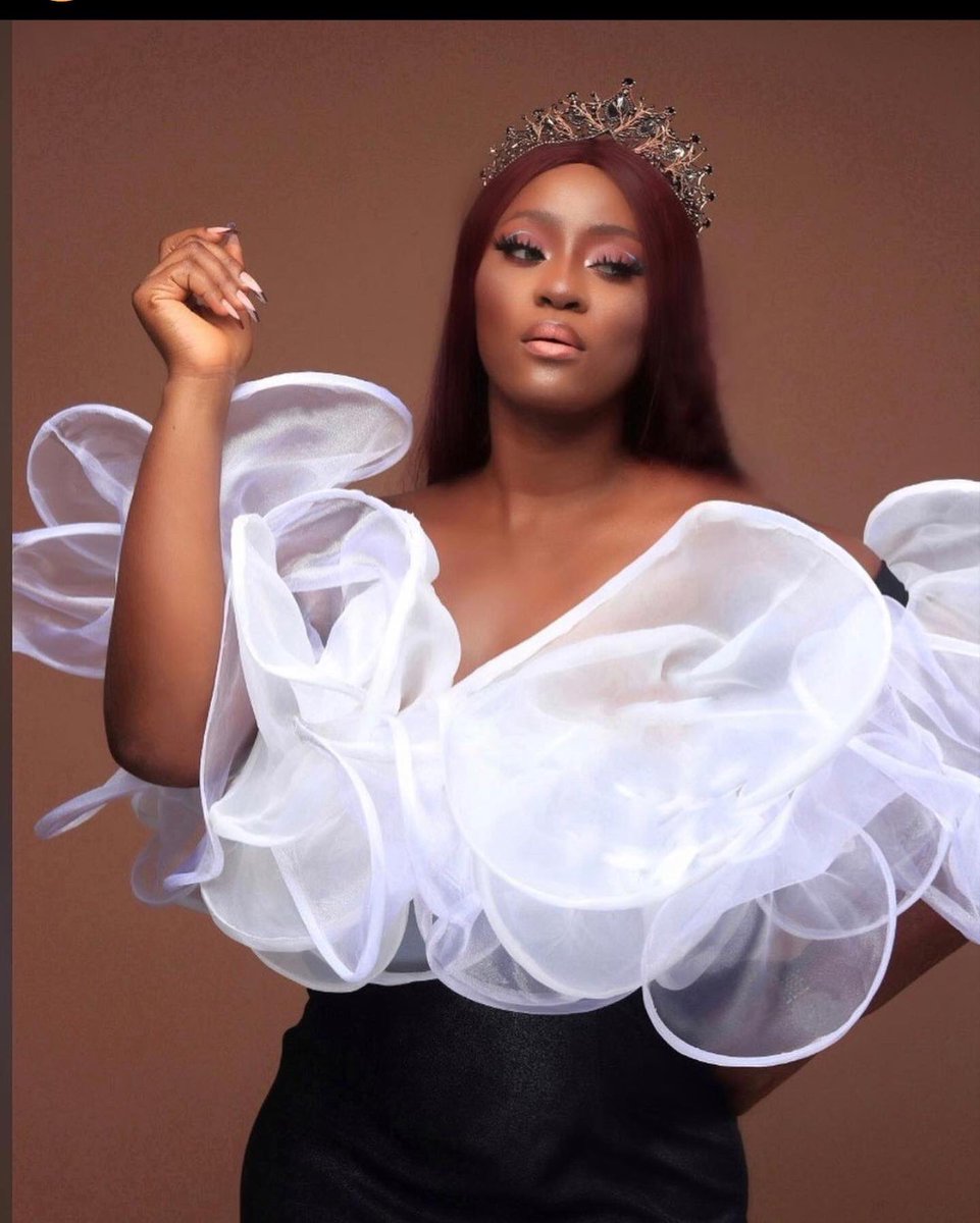 ZRofeeah's tweet photo. A dress I made🥰

Patronize me at https://t.co/733eIVs3Ej on IG https://t.co/GTmFE2pR7q
